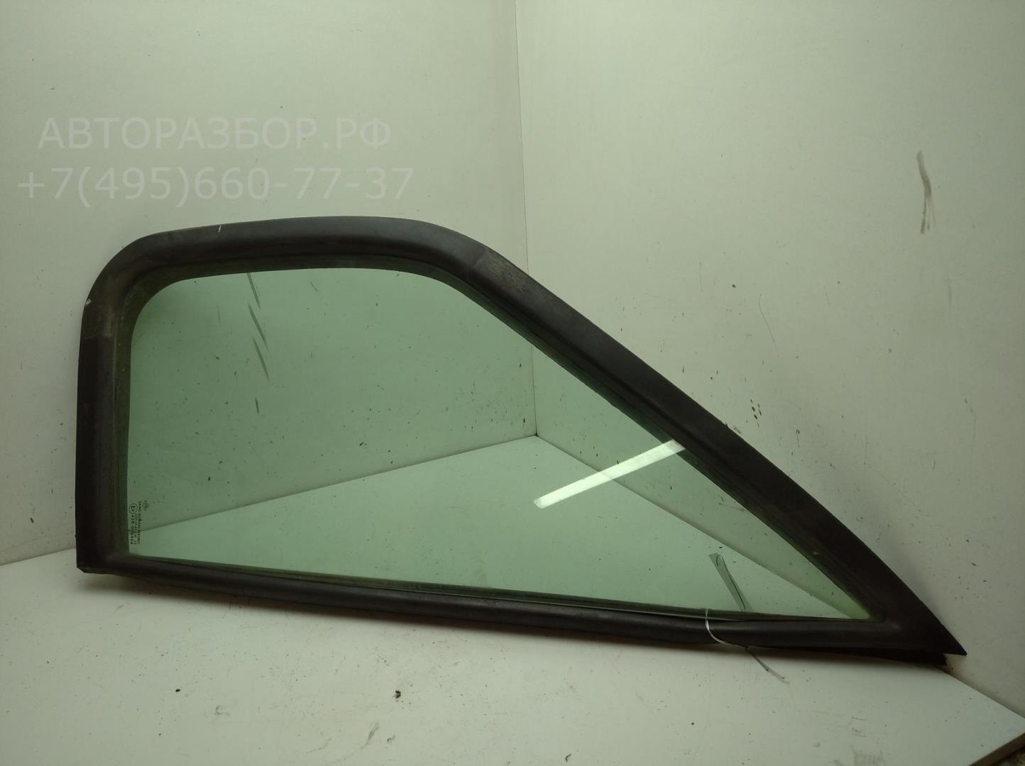 Стекло двери передней левой (форточка)