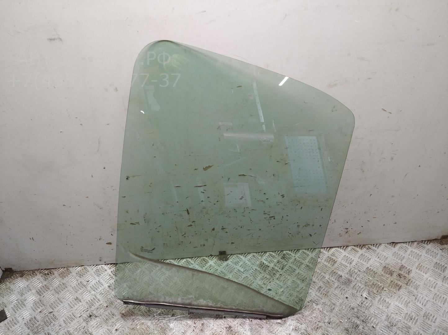 Стекло двери передней правой