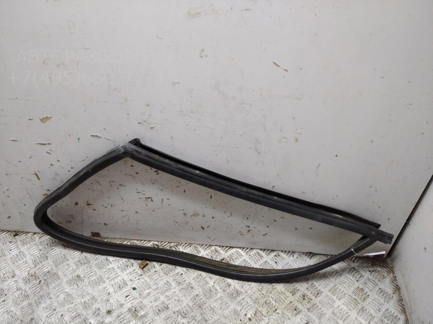 Уплотнитель двери