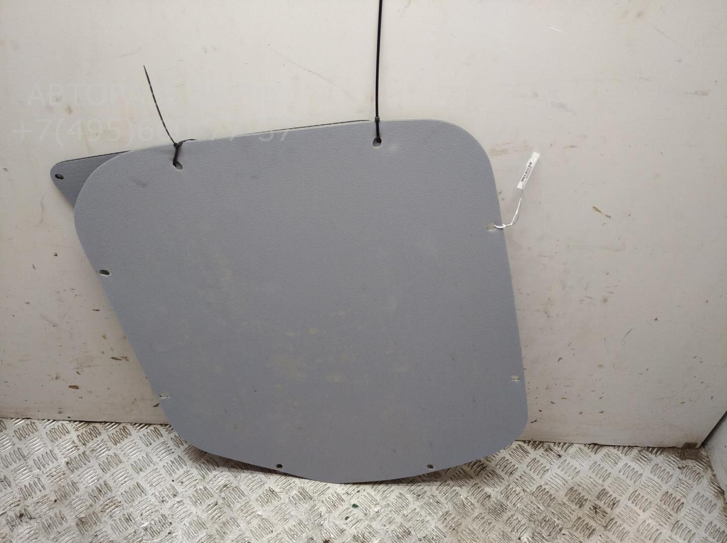 Обшивка двери задней правой