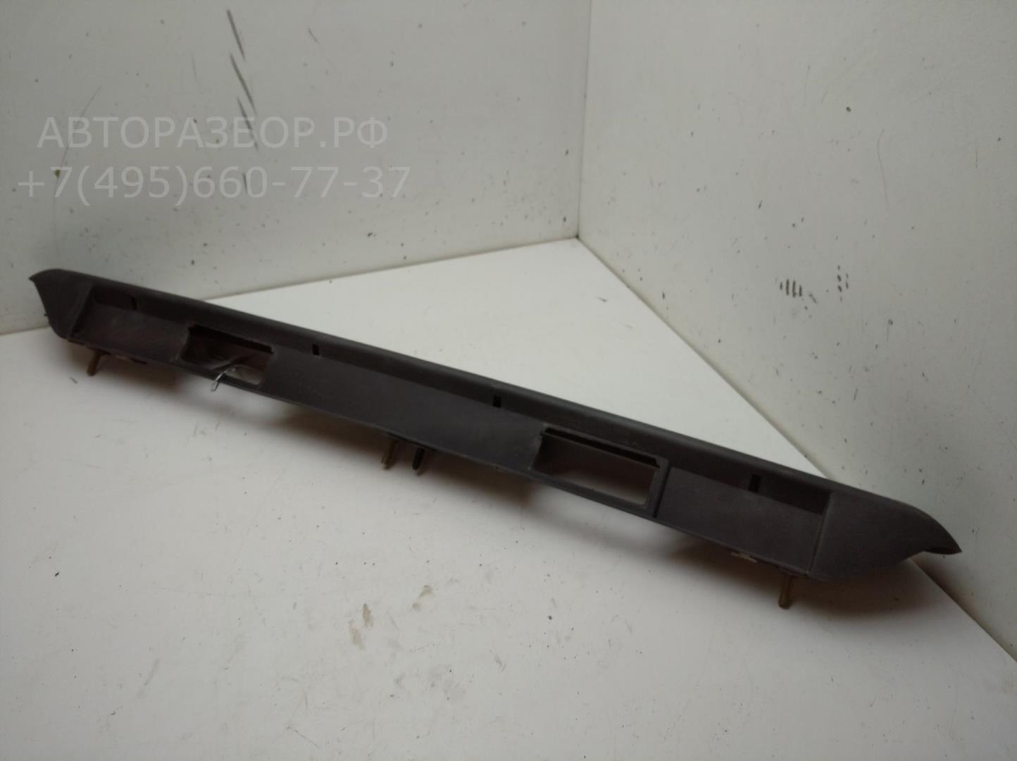 Накладка крышки багажника