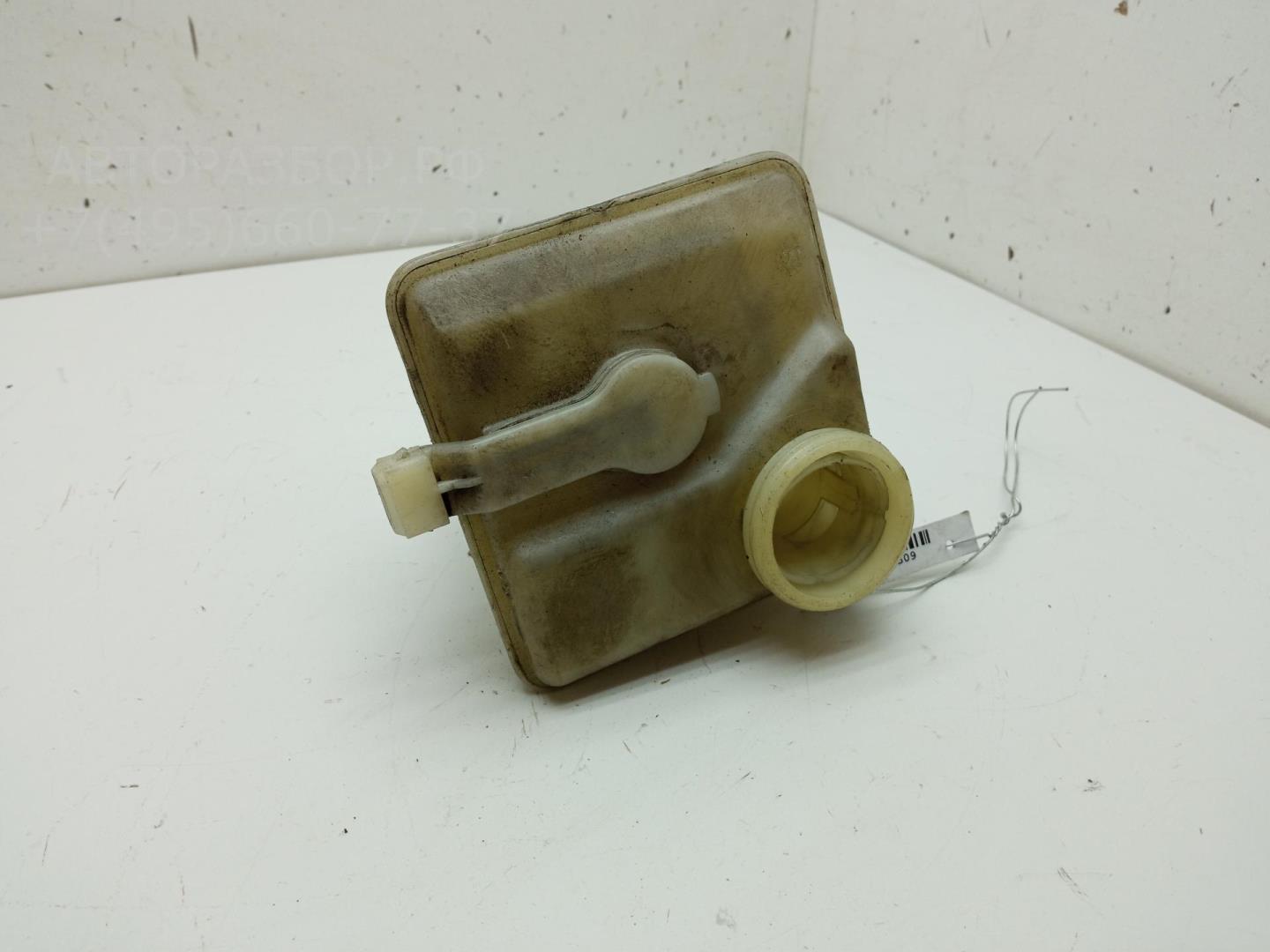 Бачок главного тормозного цилиндра