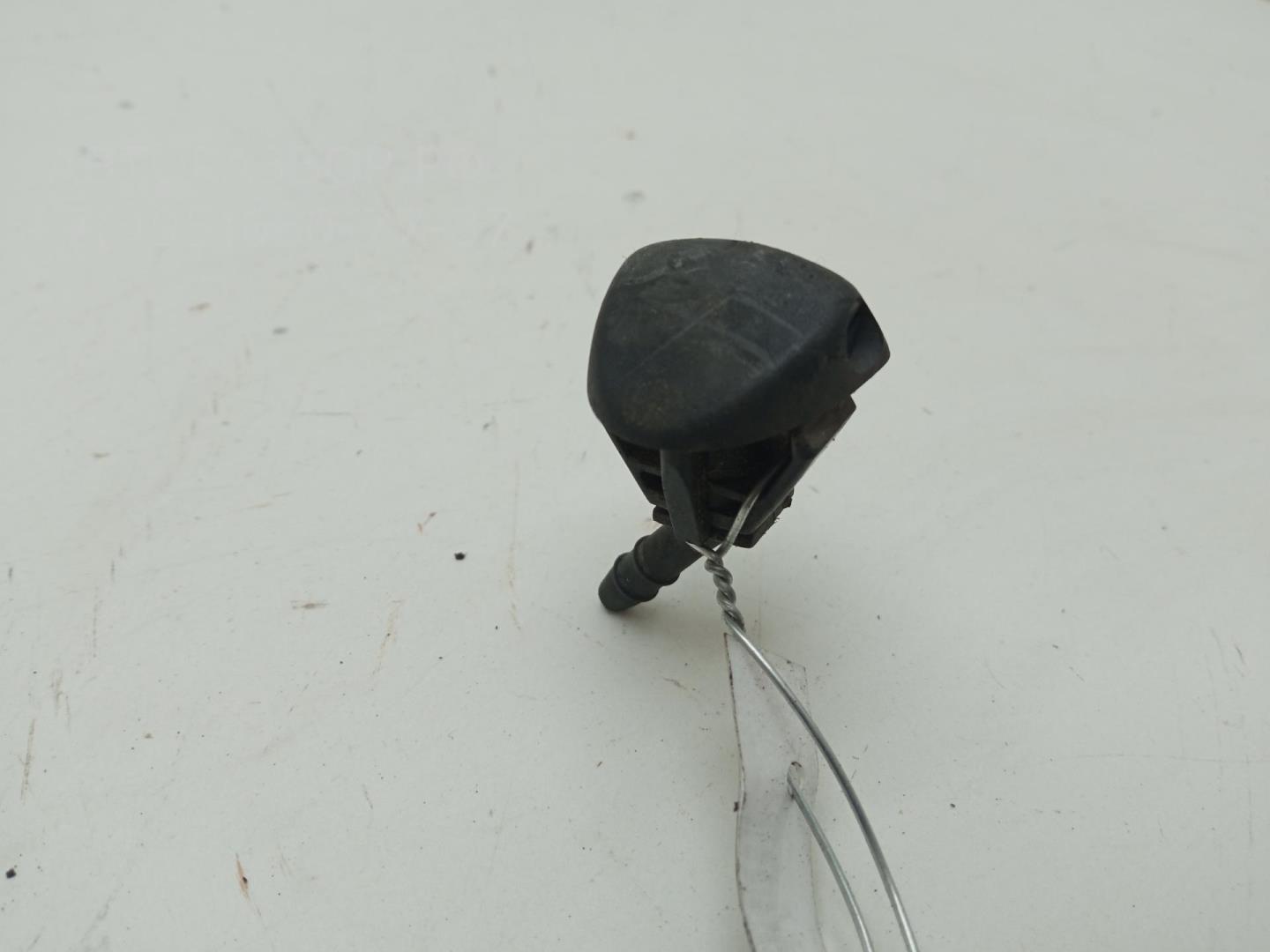 Форсунка омывателя лобового стекла