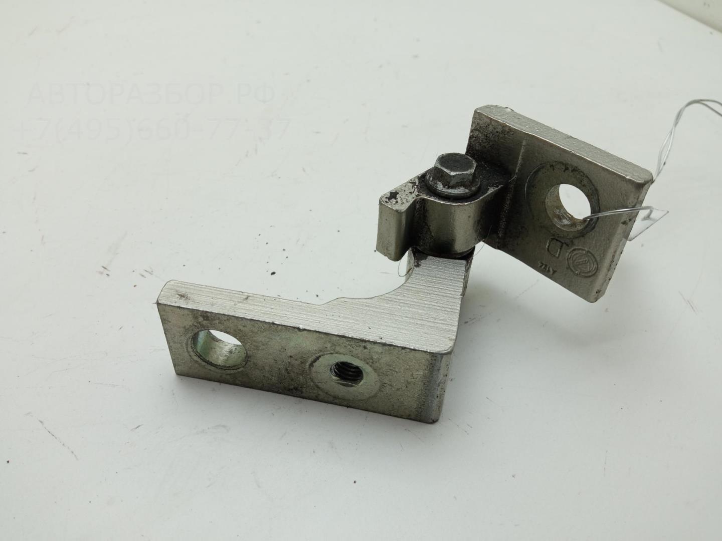 Петля двери