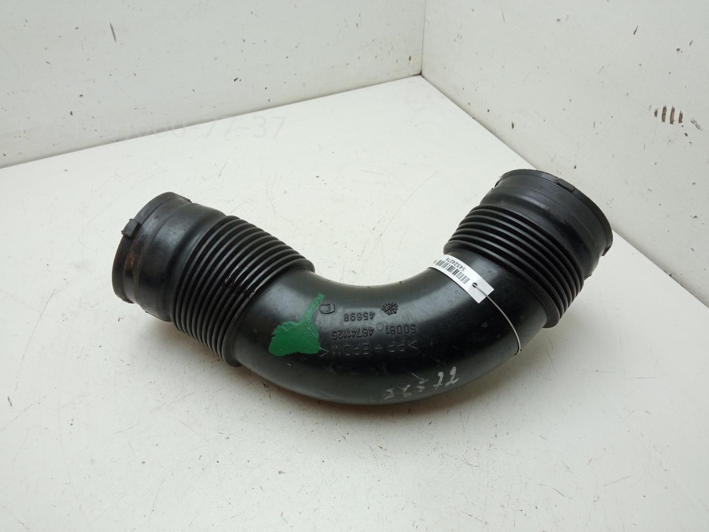 Патрубок воздушного фильтра