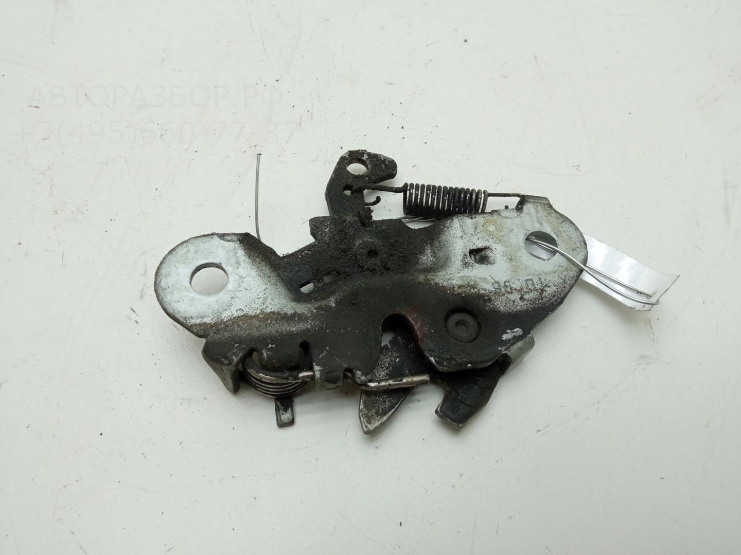 Замок капота