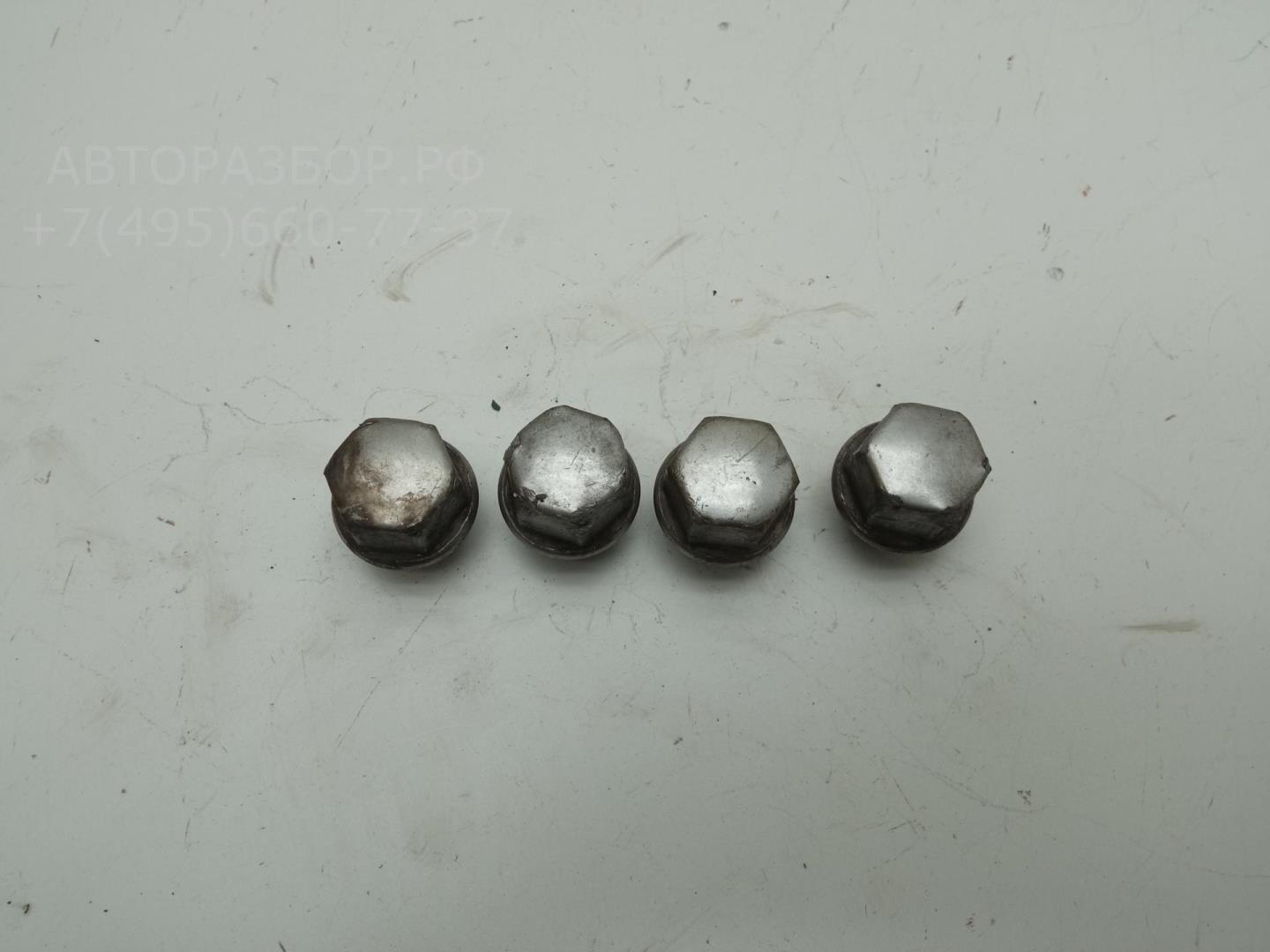 Болт колесный