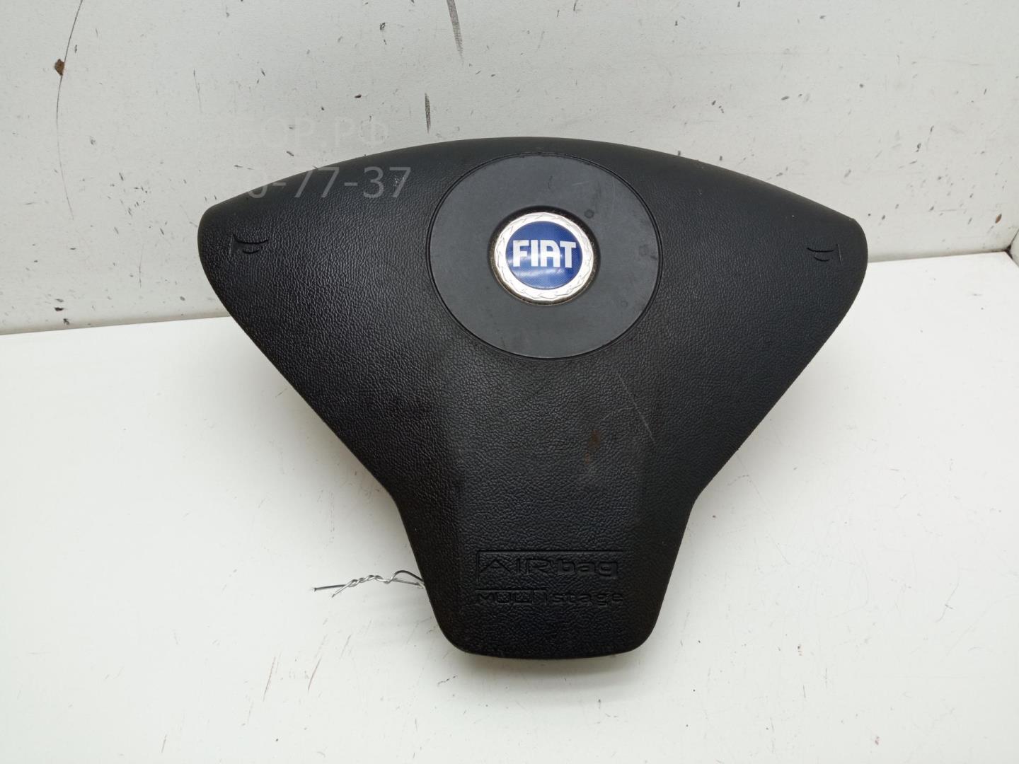 Подушка безопасности в рулевое колесо