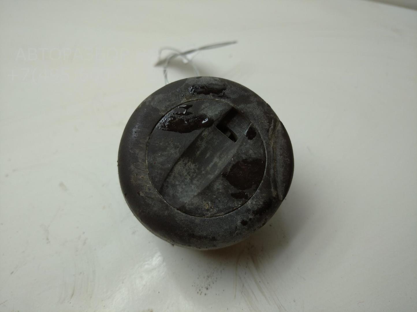 Заглушка поддомкратника