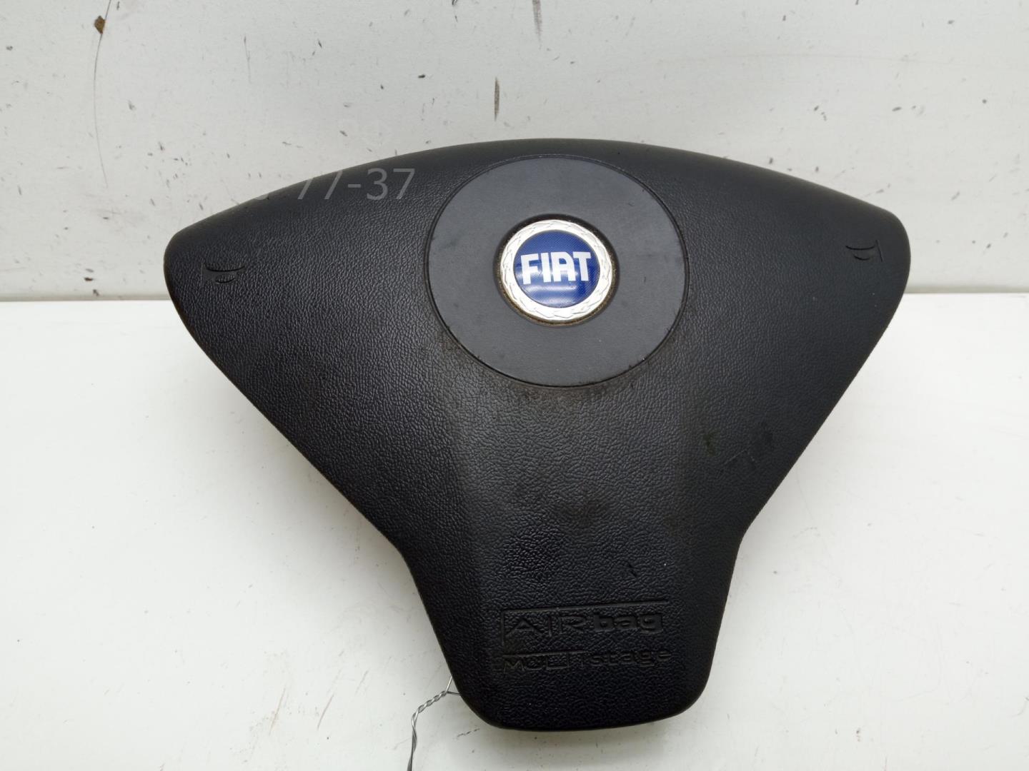 Подушка безопасности в рулевое колесо