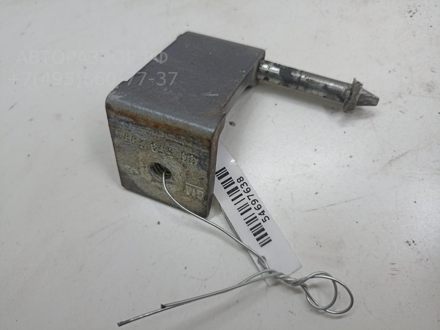 Петля крышки багажника