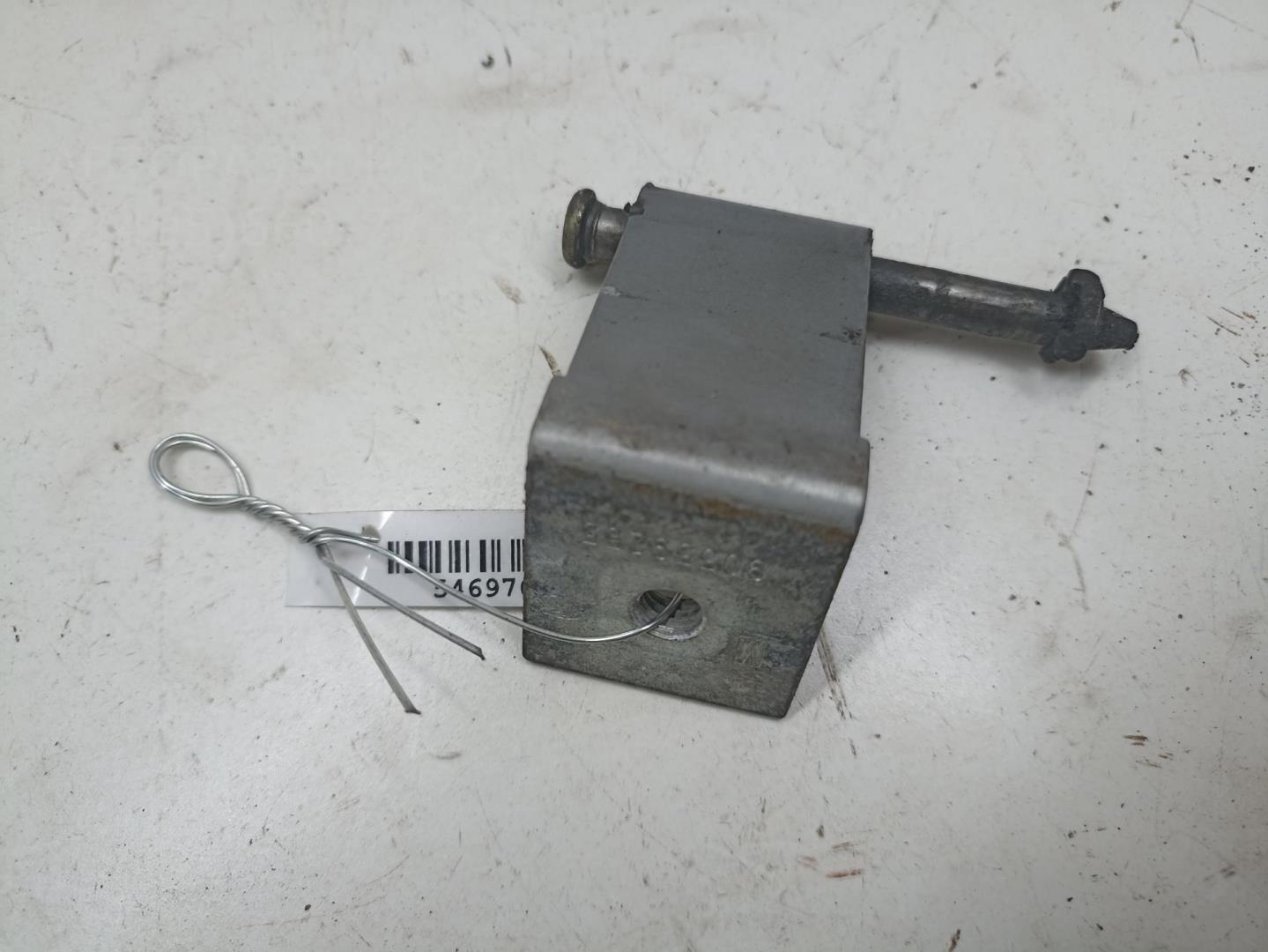 Петля крышки багажника