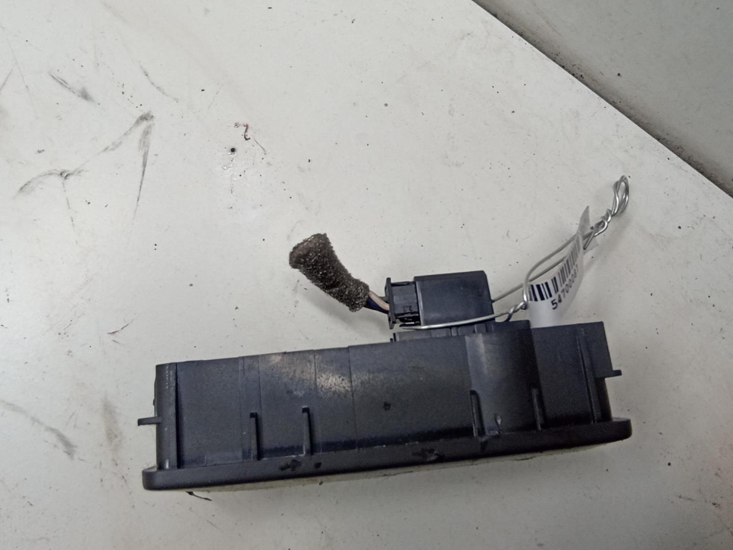 Кнопка стеклоподъемника