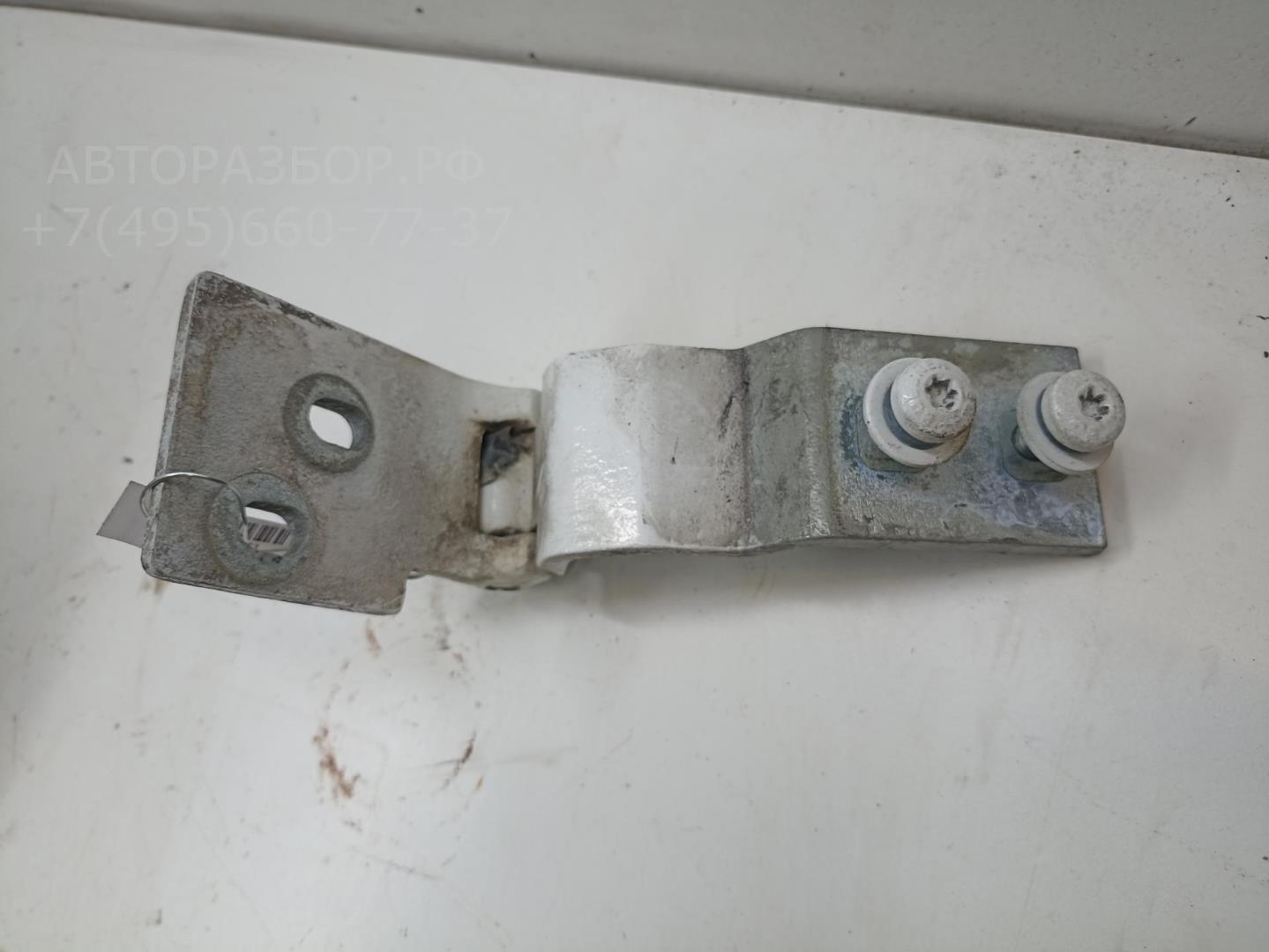 Петля двери