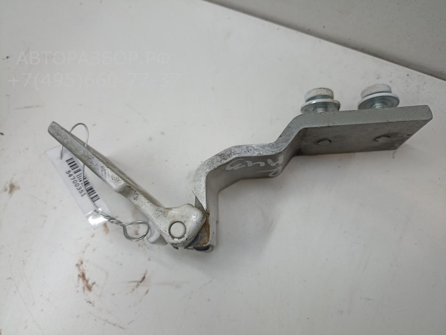 Петля двери