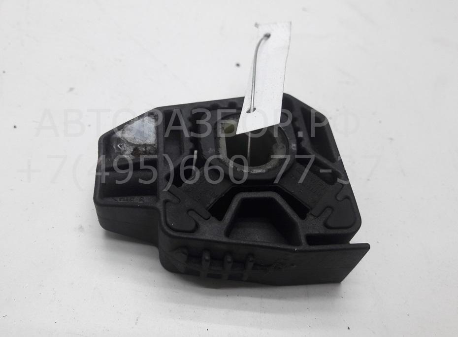 Кронштейн радиатора