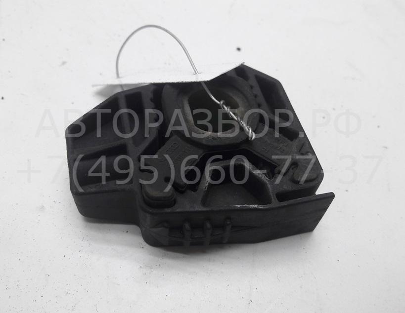 Кронштейн радиатора