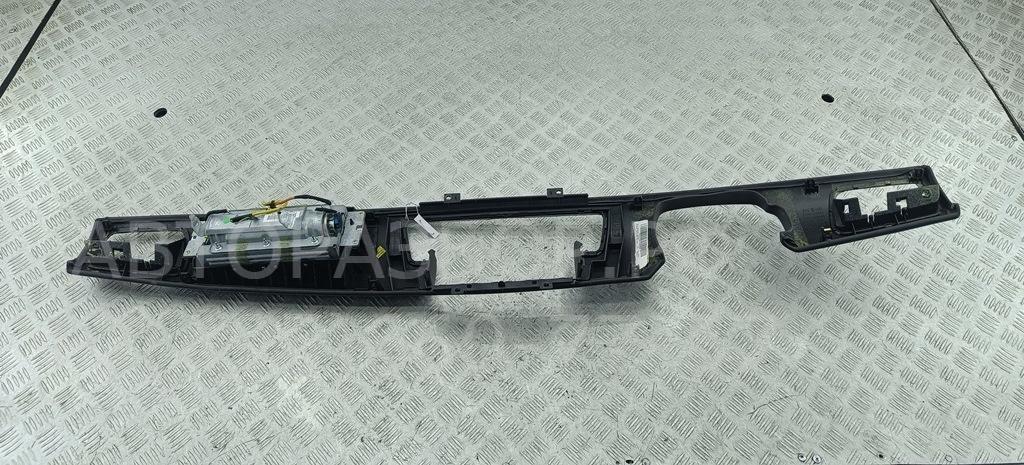 Подушка безопасности пассажирская (в торпедо)