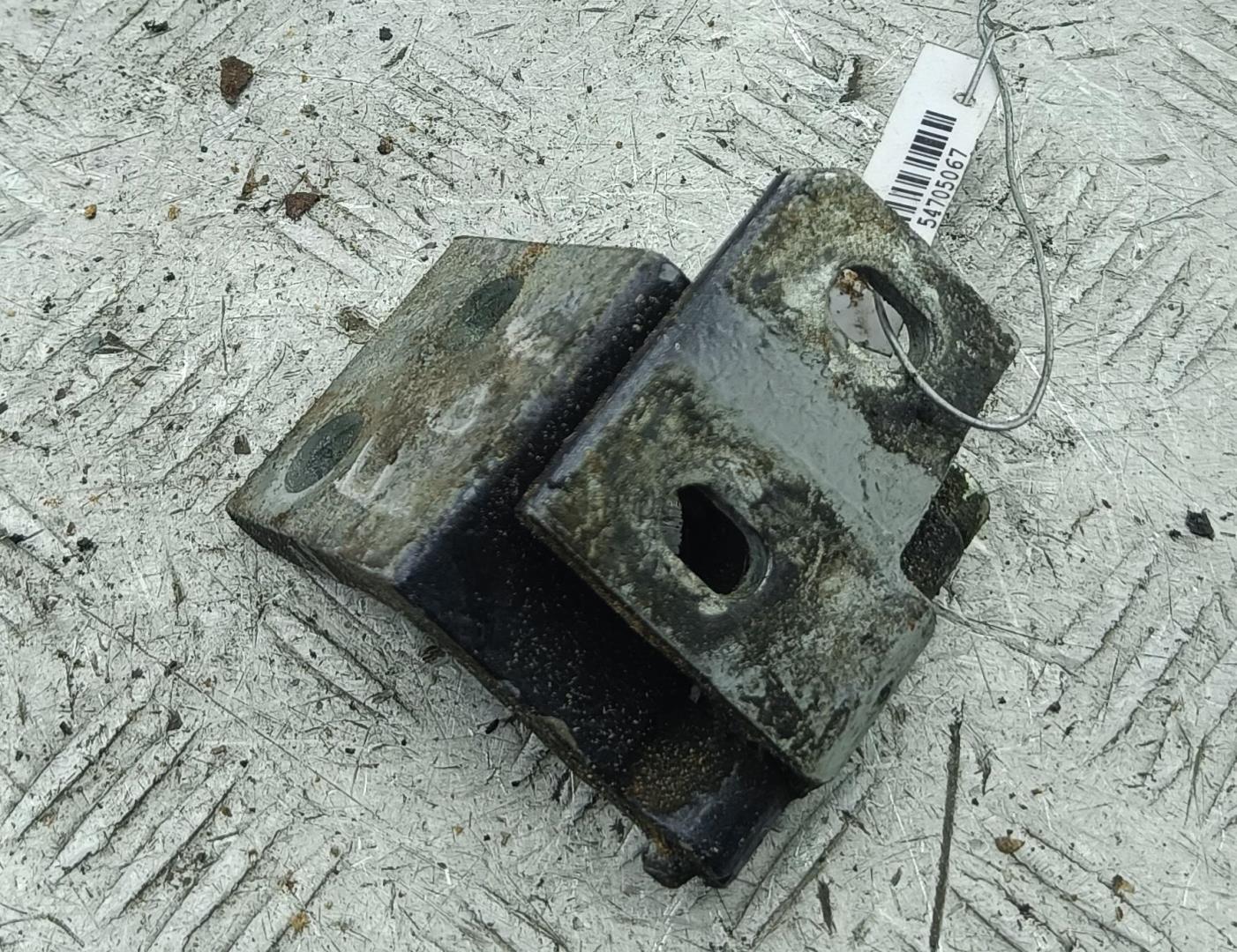 Петля двери