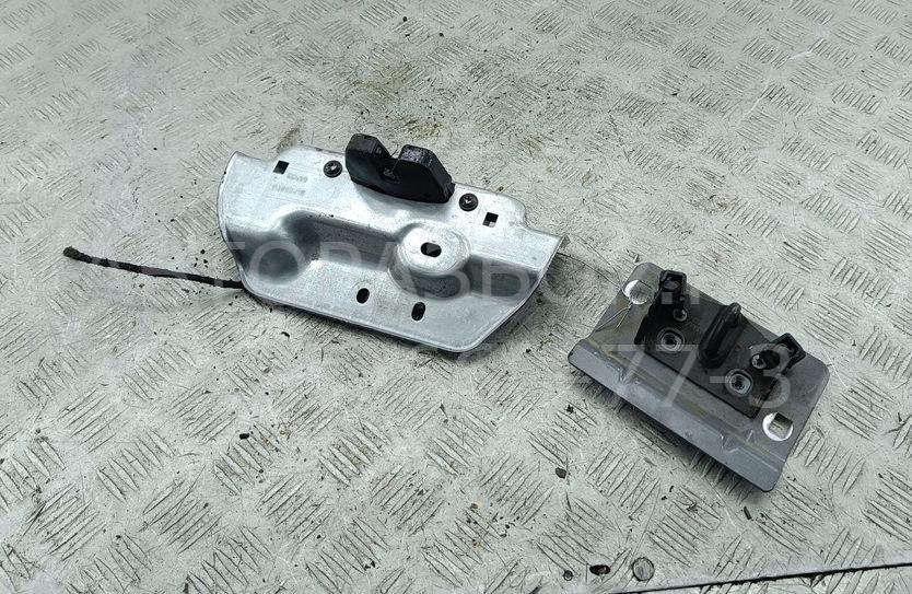 Замок багажника