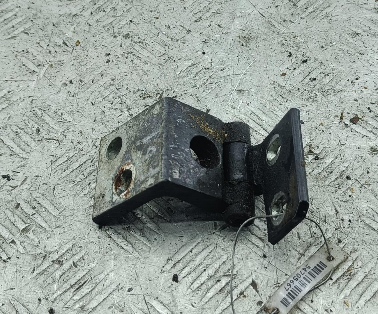 Петля двери