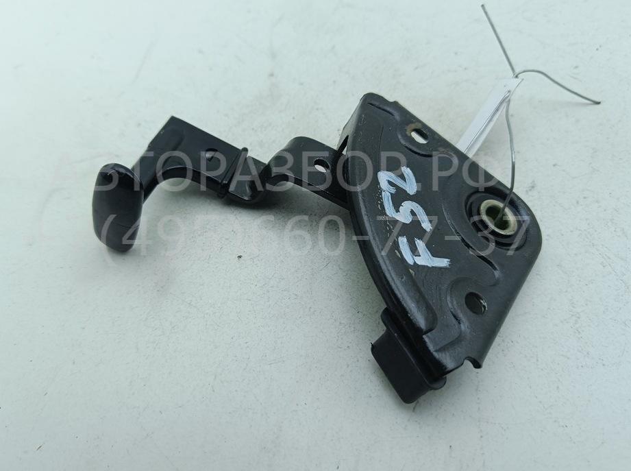 Ручка открывания капота