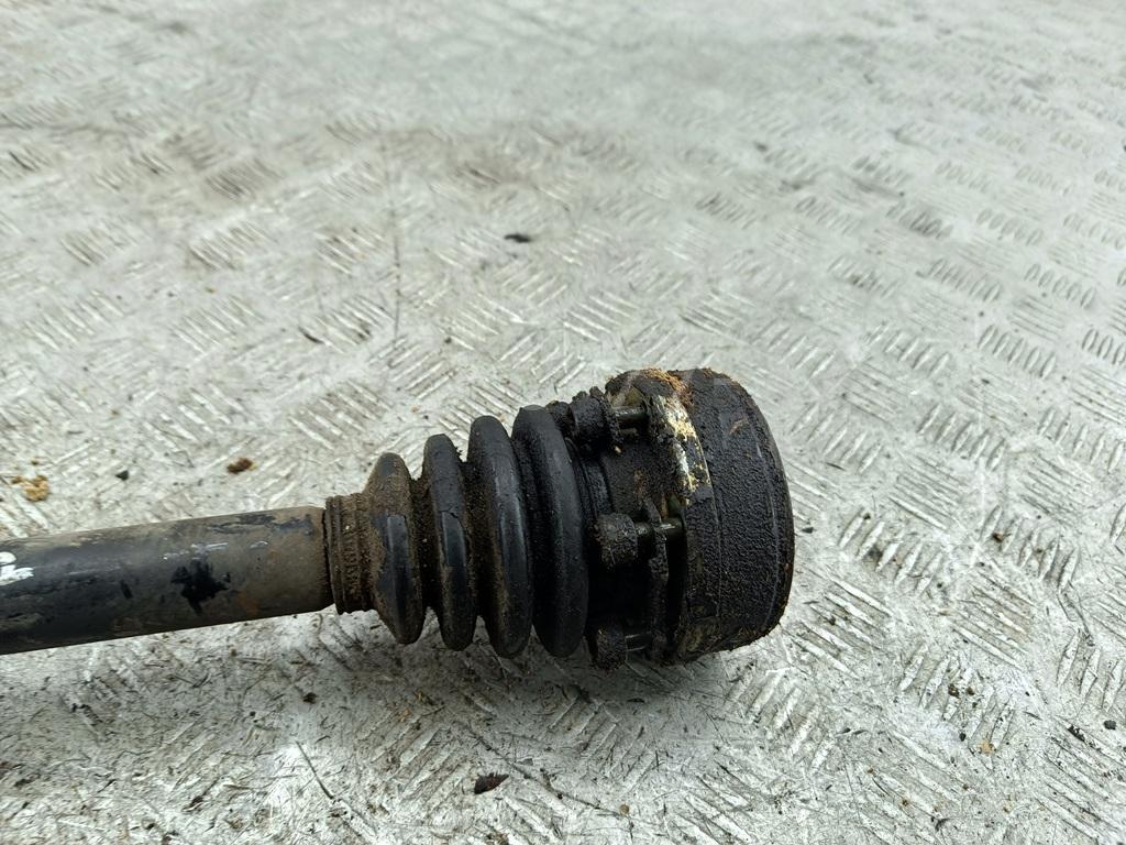 Полуось передняя правая