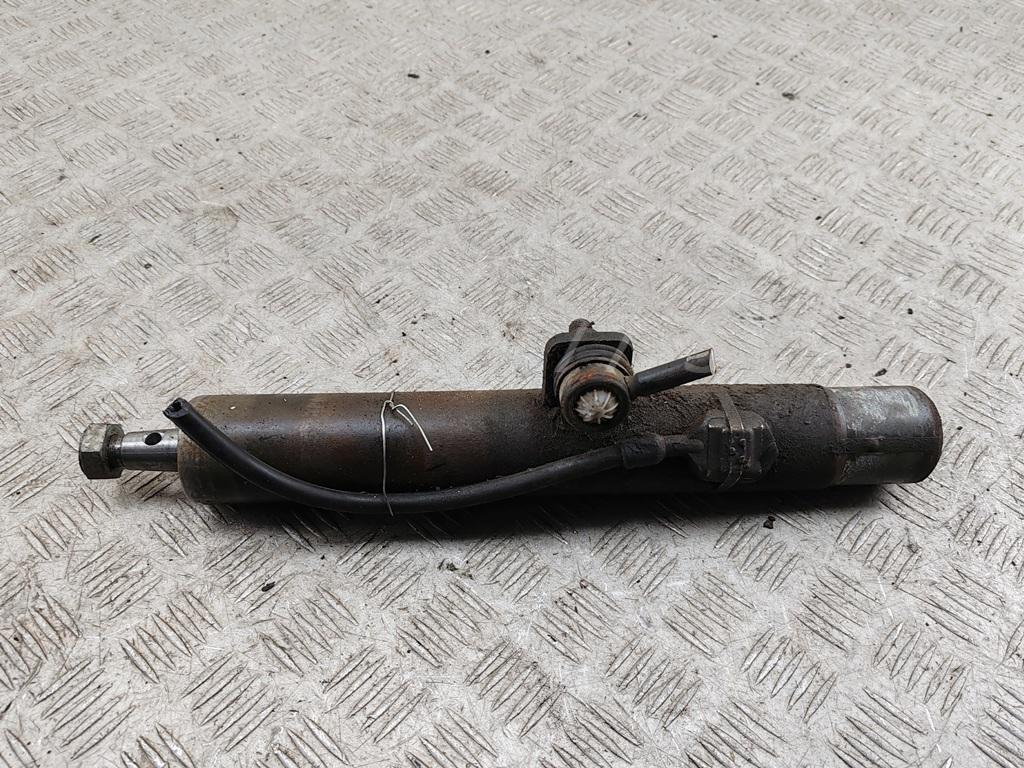 Амортизатор передний правый