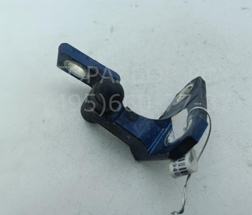 Петля двери