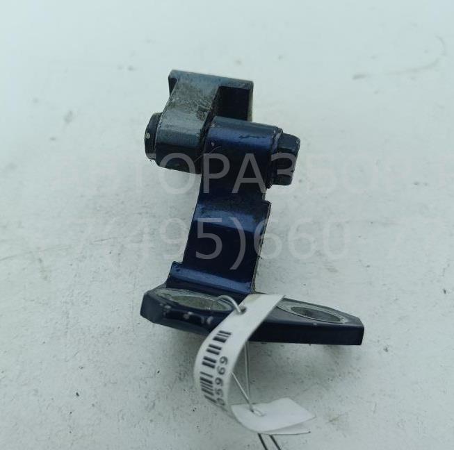 Петля двери