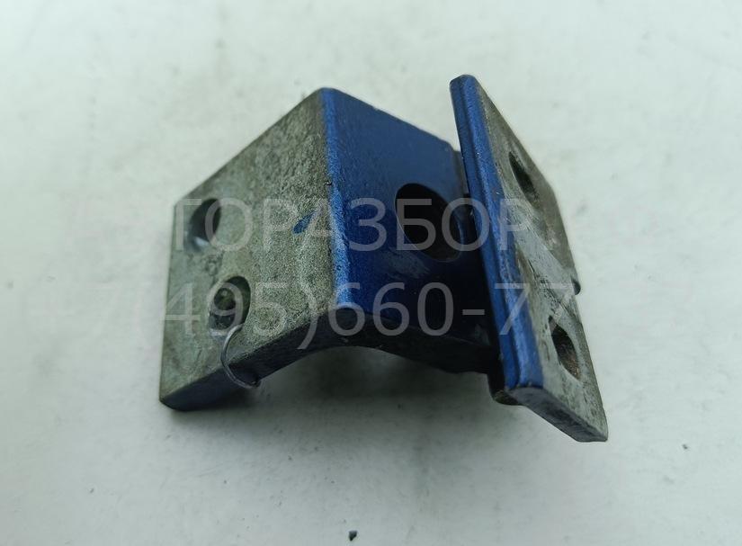 Петля двери