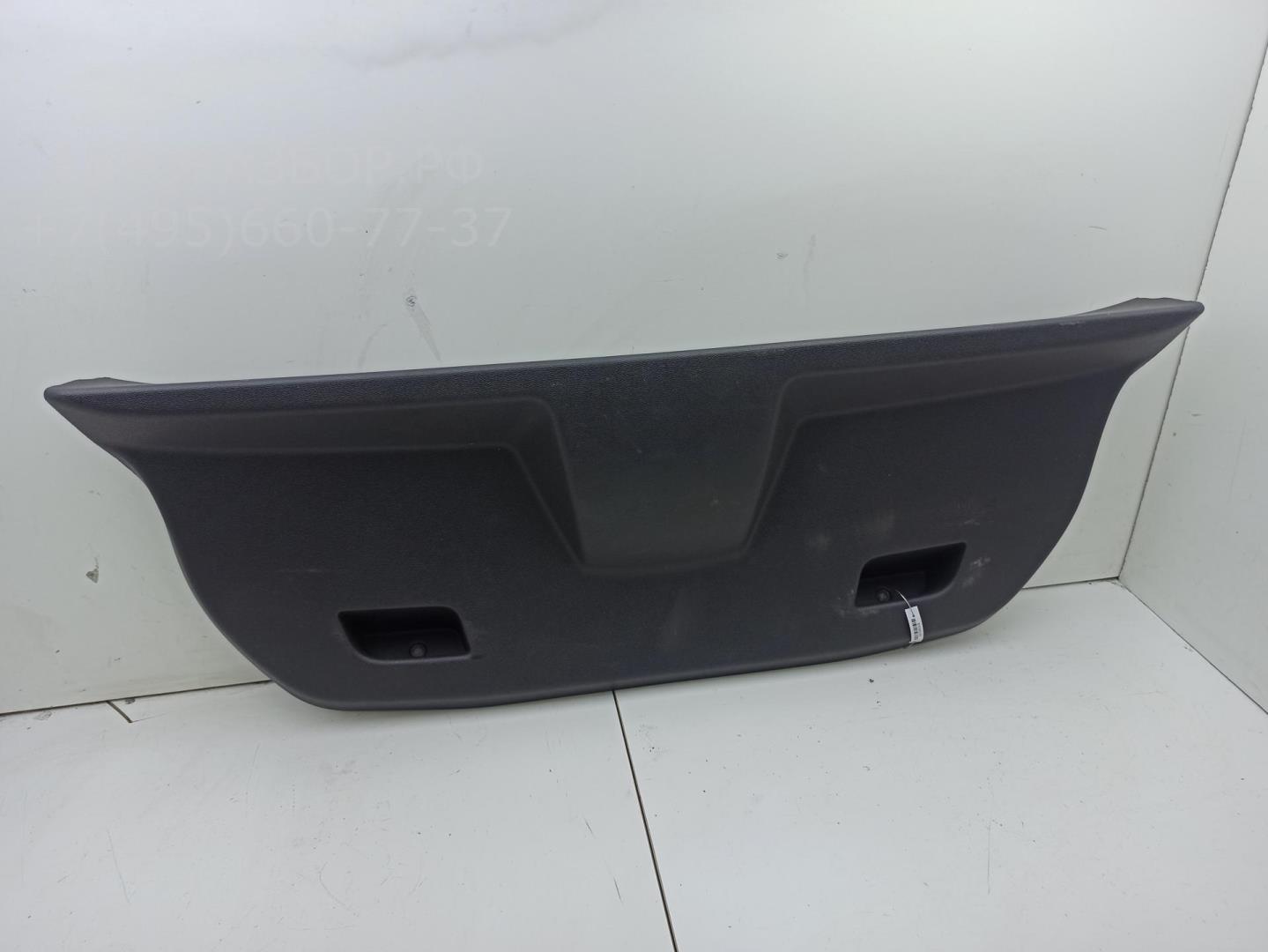 Обшивка крышки багажника