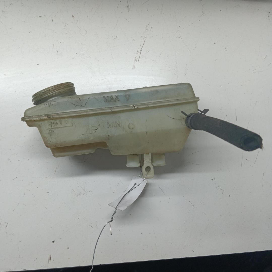 Бачок главного тормозного цилиндра