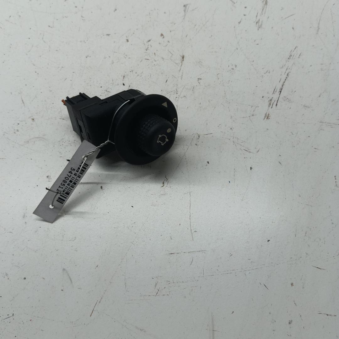 Кнопка регулировки зеркала