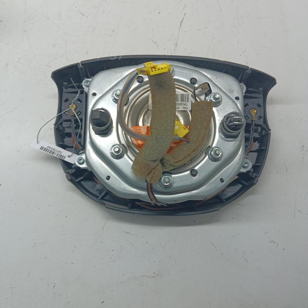 Подушка безопасности в рулевое колесо