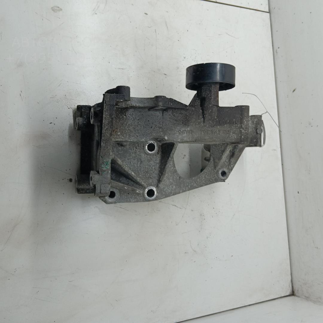 Кронштейн генератора