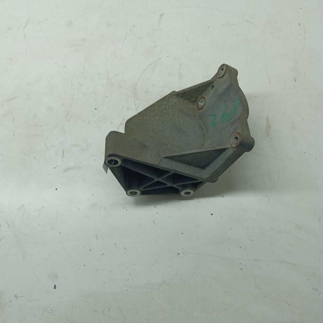 Кронштейн ГУР