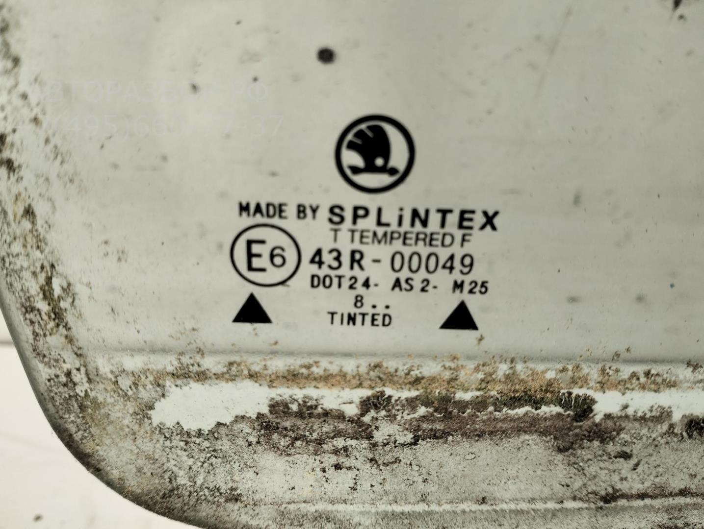 Стекло двери задней правой