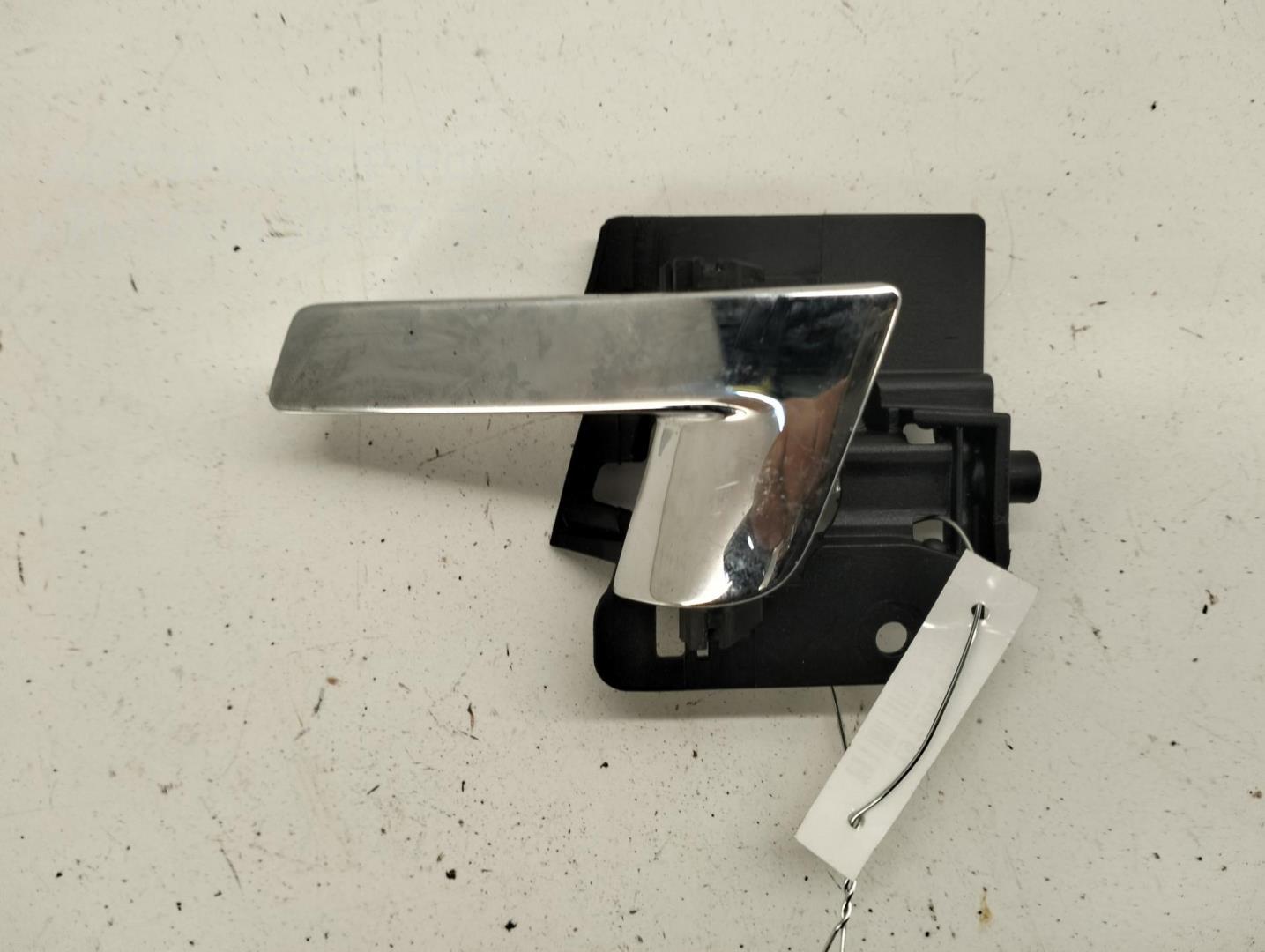 Ручка двери задней внутренняя левая