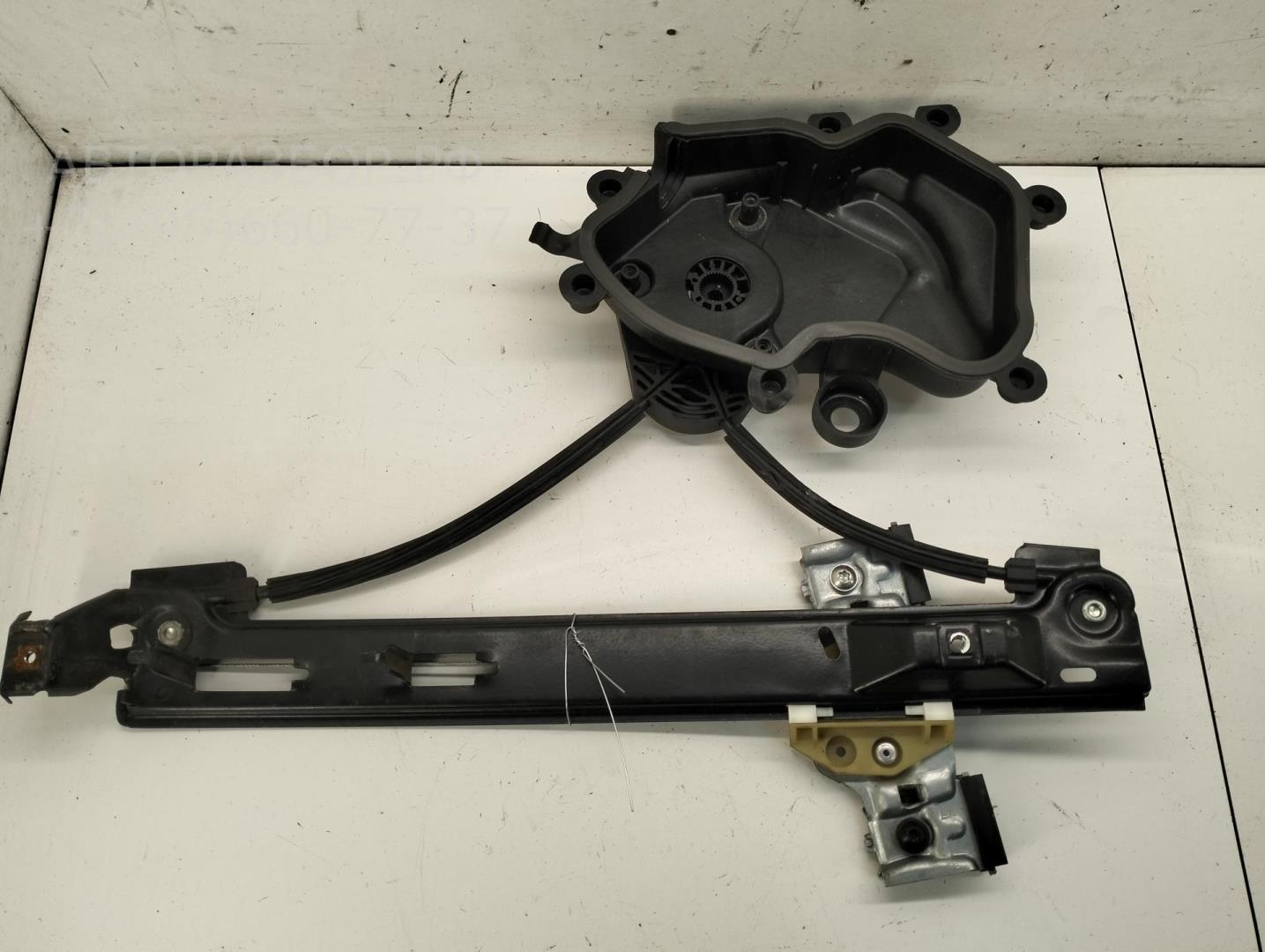 Стеклоподъемник электр. задний правый