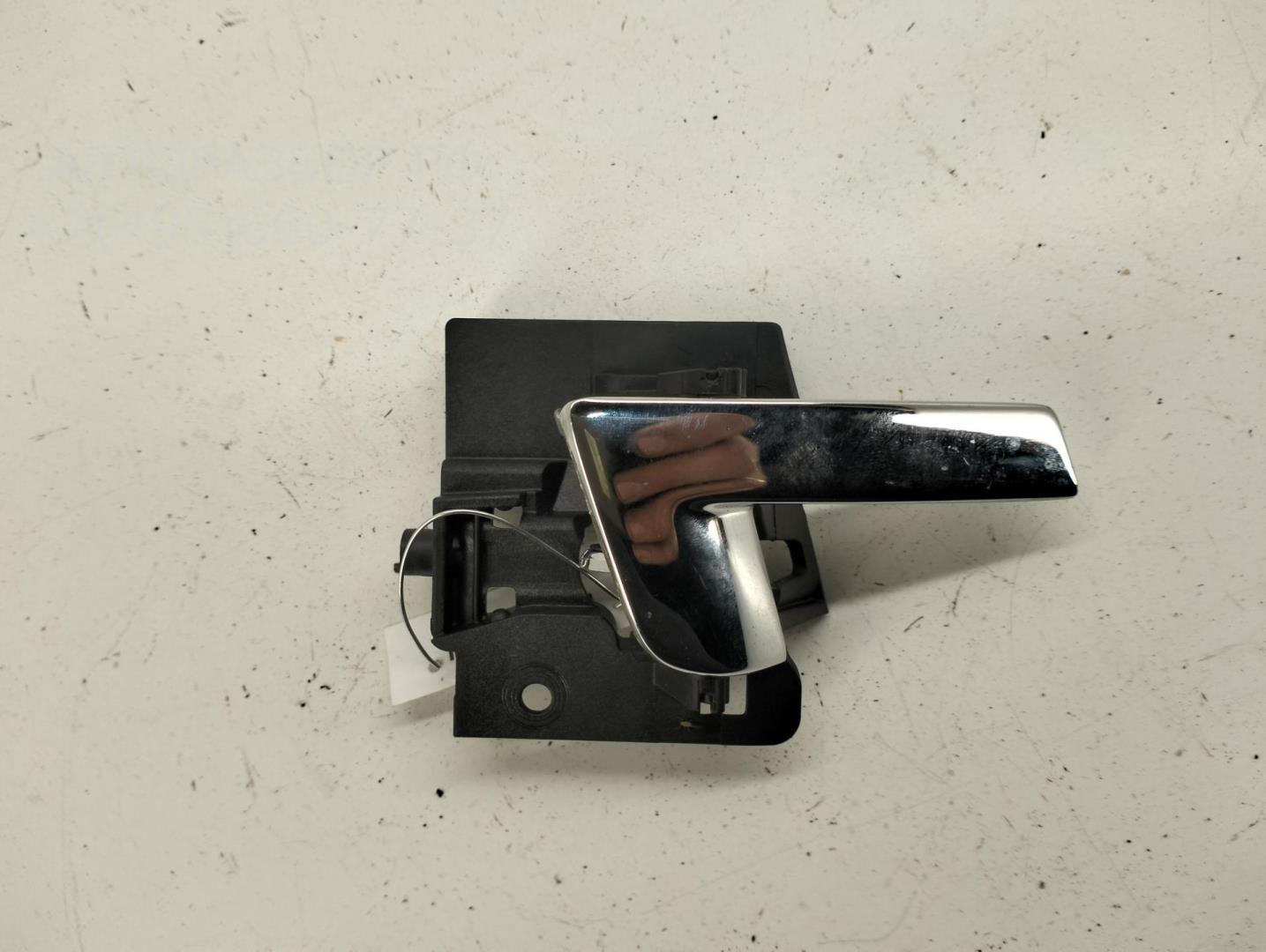 Ручка двери задней внутренняя правая