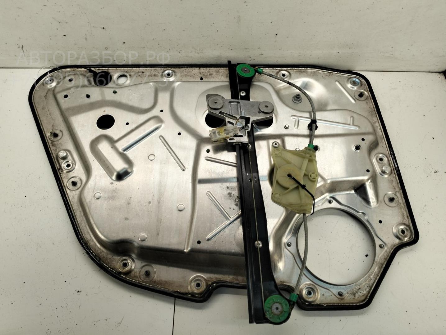 Стеклоподъемник электр. задний правый