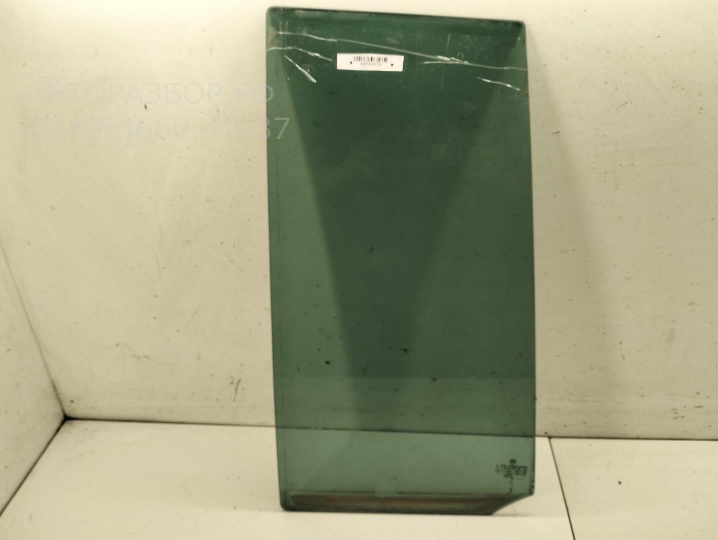 Стекло двери задней левой (форточка)