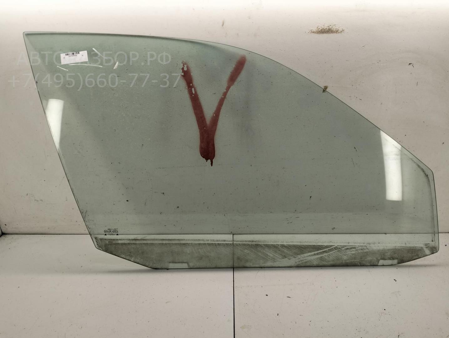 Стекло двери передней правой