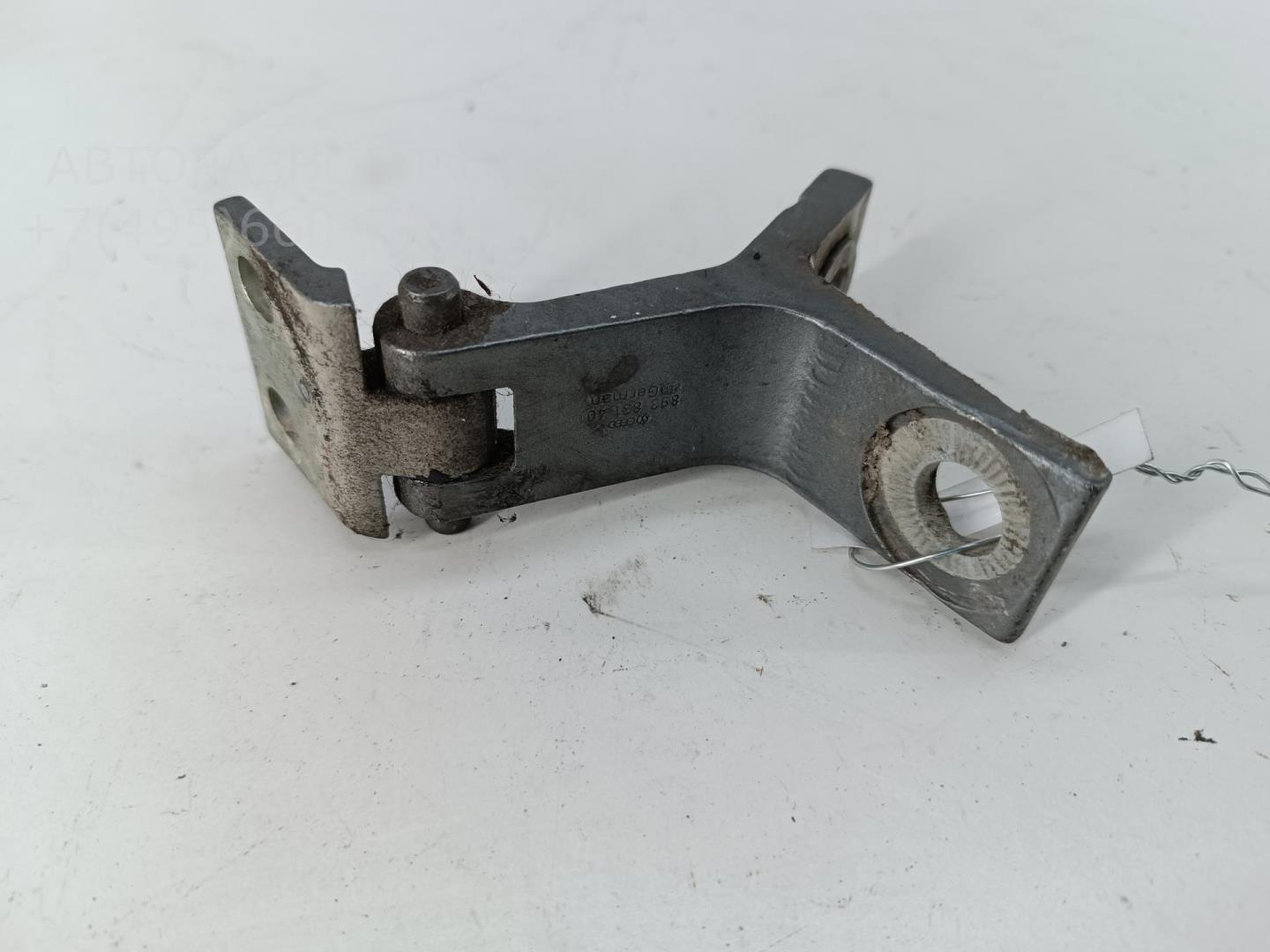 Петля двери