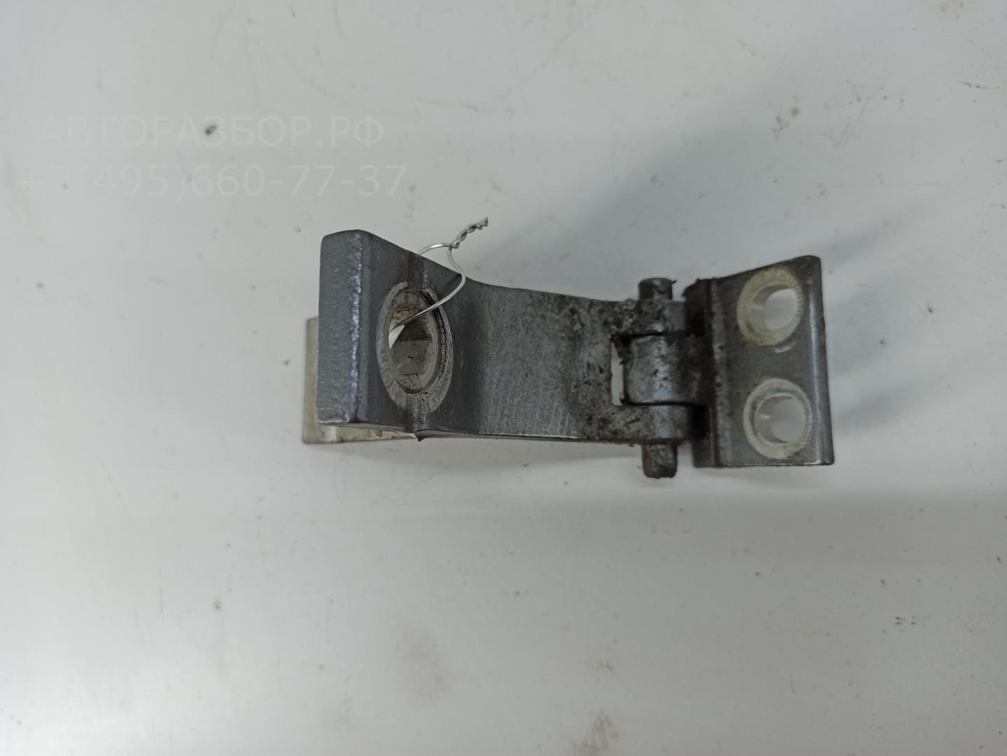 Петля двери