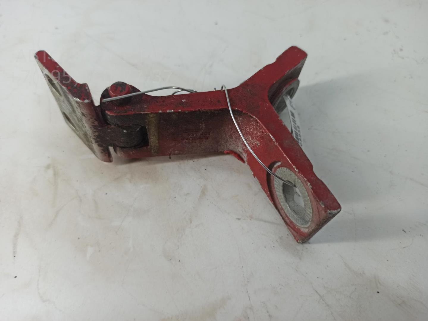 Петля двери