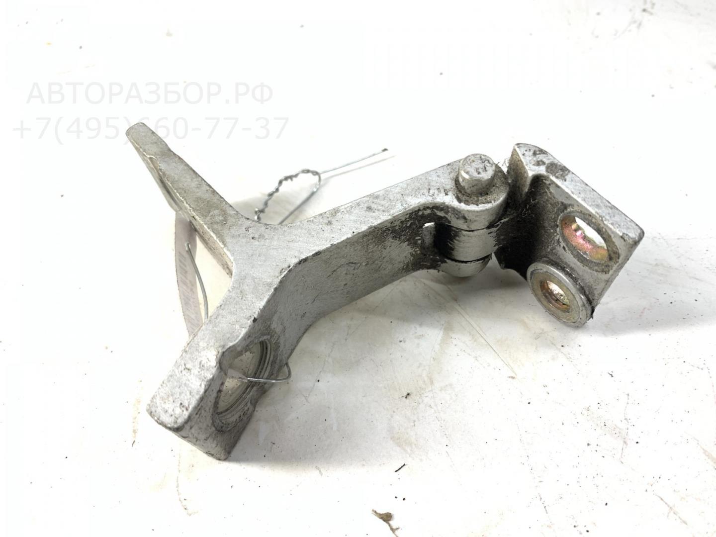 Петля двери