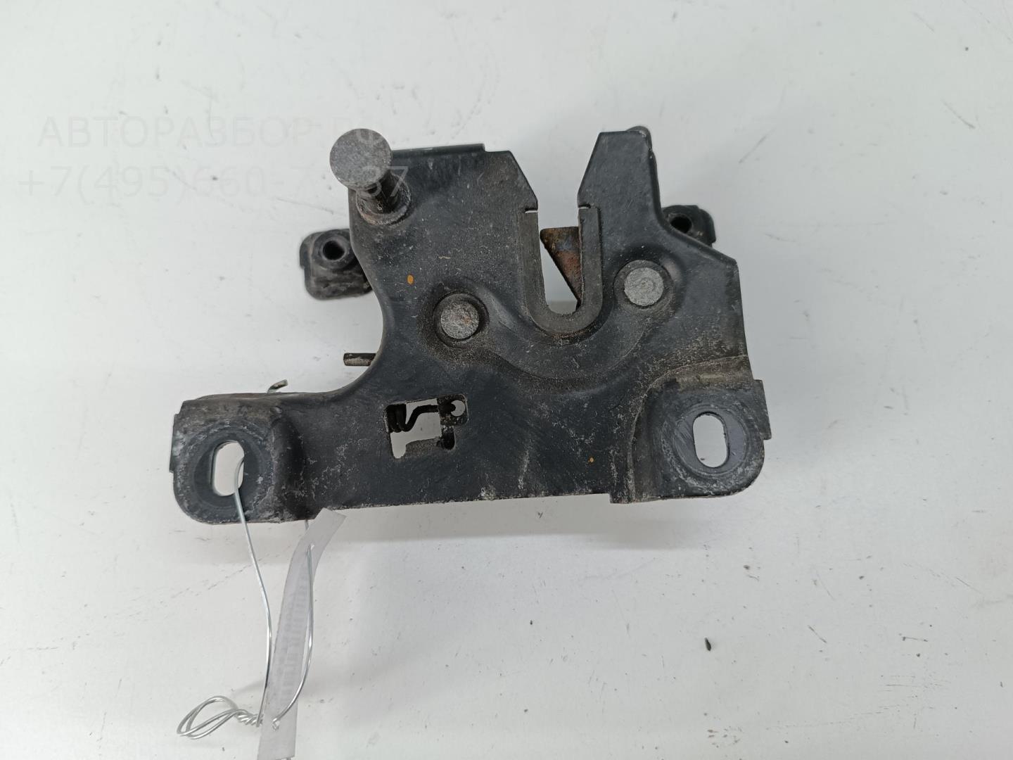 Замок капота