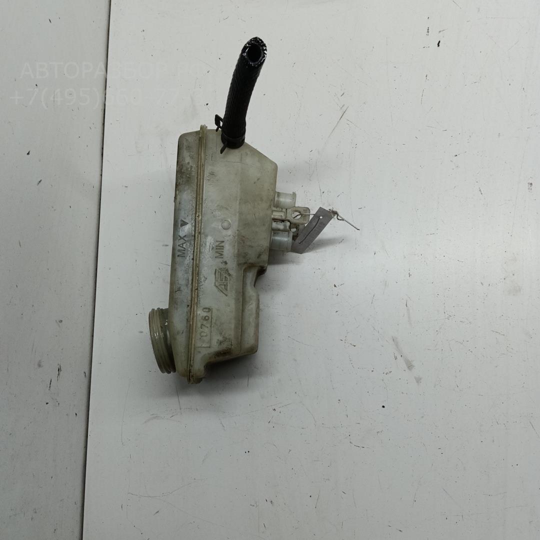 Бачок главного тормозного цилиндра